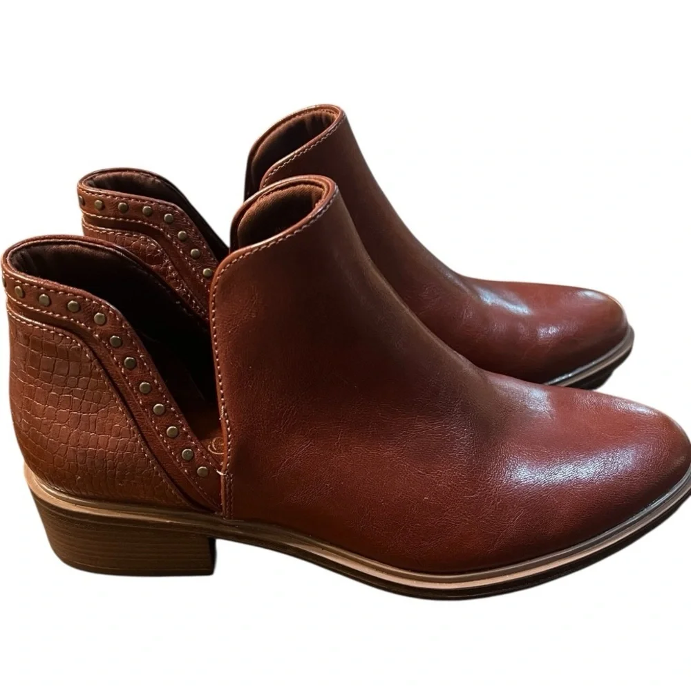 BareTraps Avril Brown Ankle Boots Vegan Size 7M